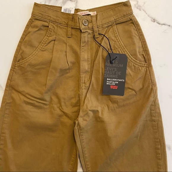 NEW Levi’s High-Rise Cropped Balloon Leg Pants - Picture 6 of 10